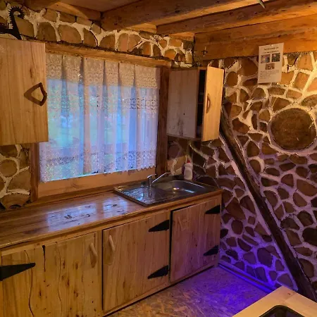 «під горбом» Kolochava