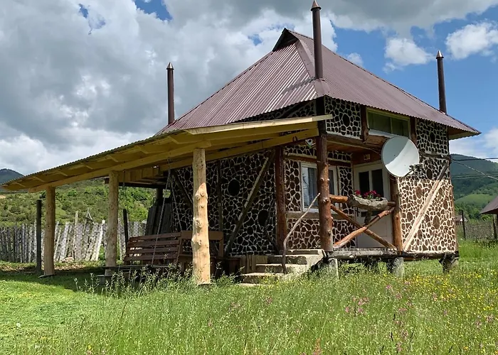 «під горбом» *
