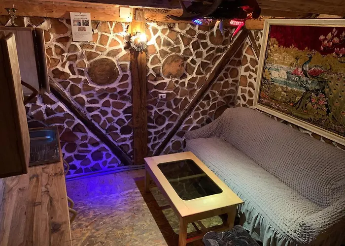 «під горбом» *